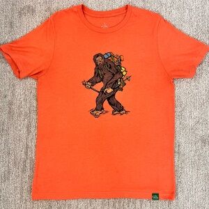 Wild Tribute LEGENDT-SHIRT Orange Graphic T-Shirt with Bigfoot Sasquatch Design